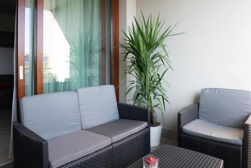 Bella Ciao Airport Apartment Seriate Bagian luar foto