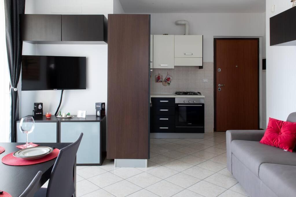 Bella Ciao Airport Apartment Seriate Bagian luar foto