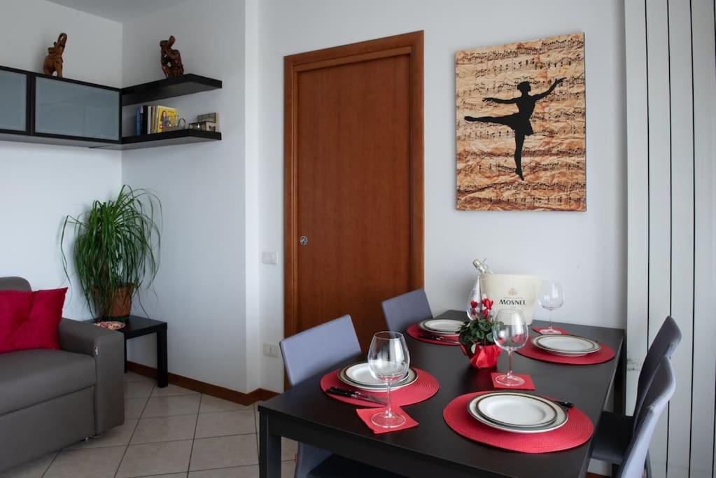 Bella Ciao Airport Apartment Seriate Bagian luar foto
