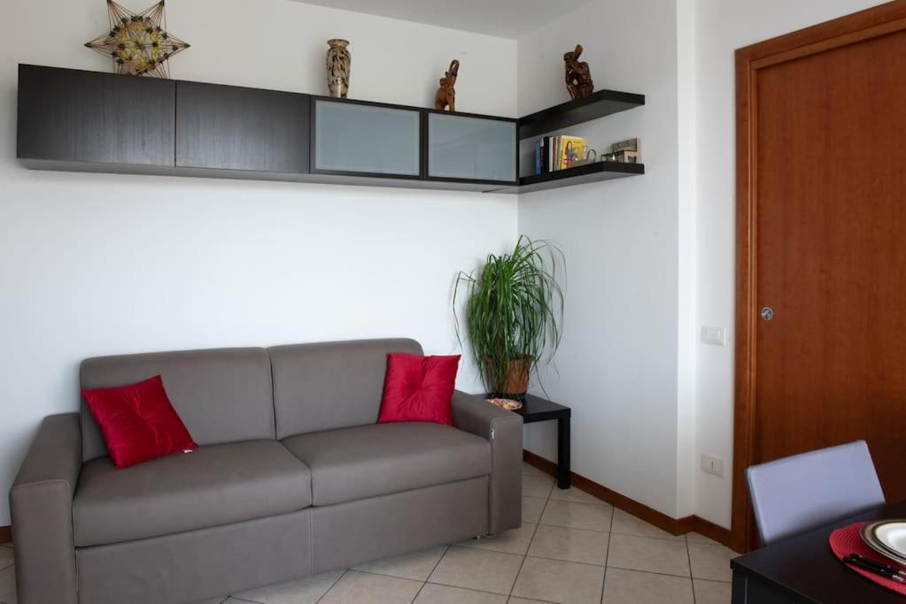 Bella Ciao Airport Apartment Seriate Bagian luar foto