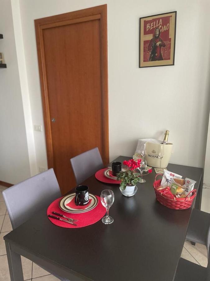 Bella Ciao Airport Apartment Seriate Bagian luar foto